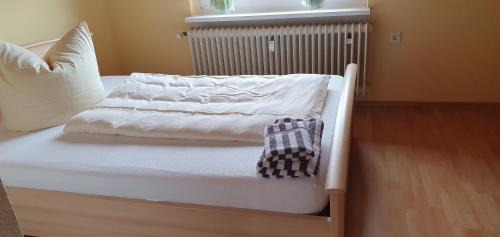 Single Room with Shared Bathroom