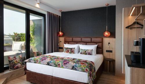 Premium King Room with Balcony