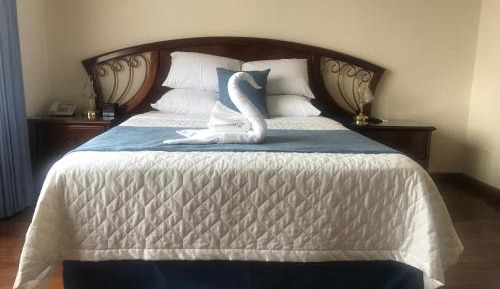 Deluxe Queen Room