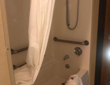 Queen Room - Disability Access - Non-Smoking