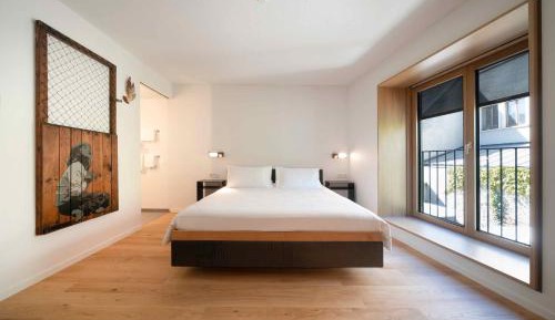 Studio with Kitchenette and Garden View