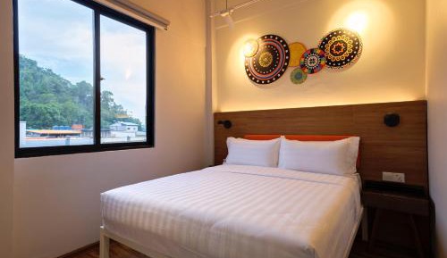 Standard Studio Double with Private Bathroom (Window)