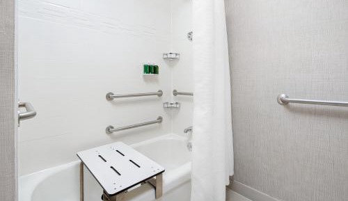 Double Room with Two Double Beds and Accessible Tub - Disability Access