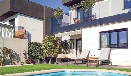 Three-Bedroom Holiday Home 