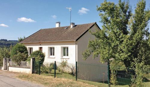 Three-Bedroom Holiday Home 