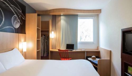 Standard Double Room with Queen Bed