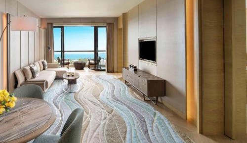 Premium Ocean Front Suite with Club Access