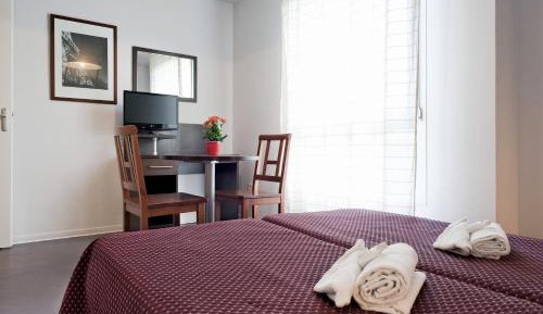 Studio (2 Adults)