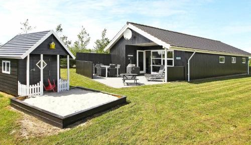 Four-Bedroom Holiday Home