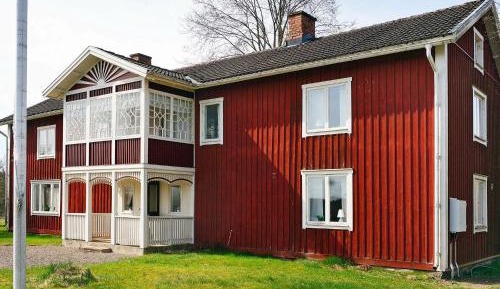 Five-Bedroom Holiday Home