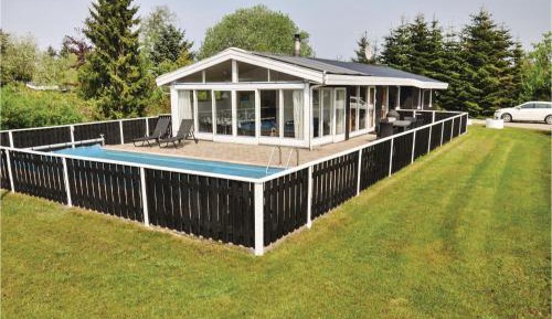 Four-Bedroom Holiday Home