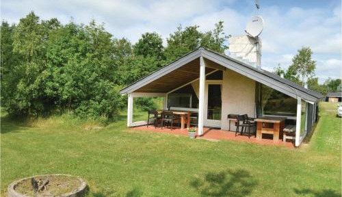 Three-Bedroom Holiday Home 