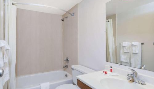Queen Room with Two Queen Beds - Non-Smoking