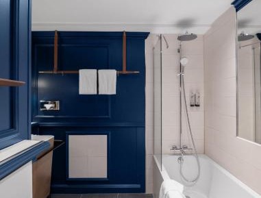 Superior Double Room "Les Montagnes"