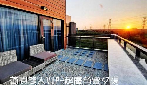 King Room with Lake View