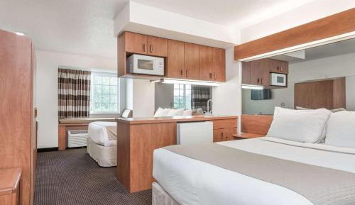Studio Suite with Two Queen Beds - Non-Smoking