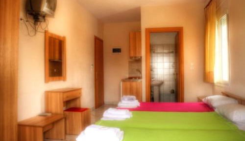 Studio (3 Adults)