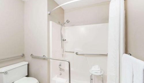 Queen Room - Disability Access/Non-Smoking