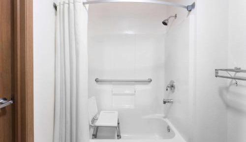Queen Room - Mobility Access/Non-Smoking