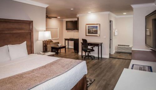 King Suite with Sofa Bed - Non-Smoking