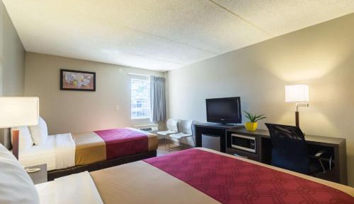 Queen Room with Two Queen Beds - Non-Smoking