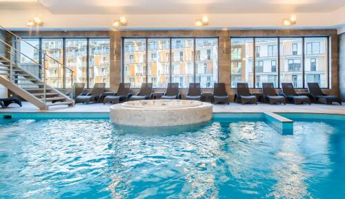 Apartment with Pool View 