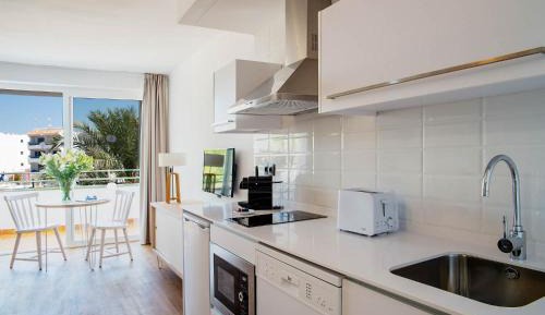 Studio (2 Adults)