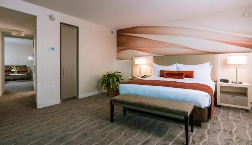 Earth Tower Horizon King Suite