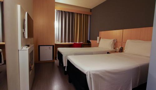 Apartment with Twin Beds