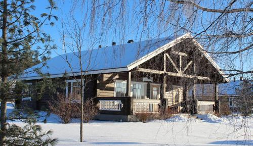 Three-Bedroom Cottage with Lake View - B