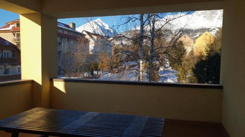 Four-Bedroom Apartment with Terrace and Tatra Mountain View