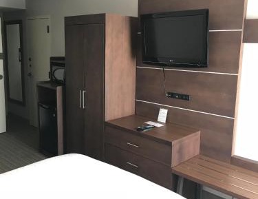 Queen Room - Disability Access