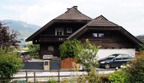 Apartment with Mountain View