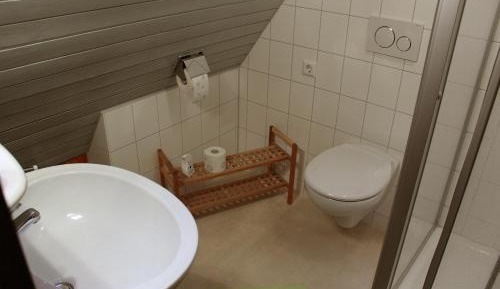 Twin Room with Shower