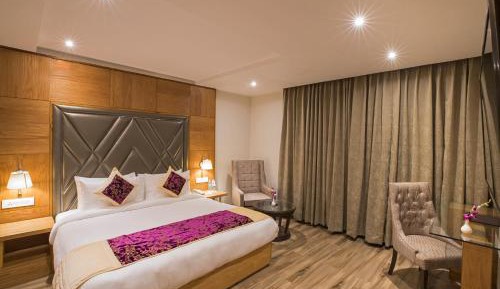 Suite Room -Enjoy Happy Hours with 1+1 offer on Alcoholic Beverages, Soft Beverages