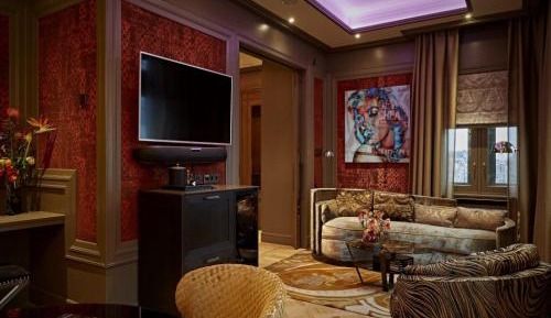 One Bedroom Suite Smoking