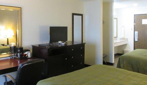 Queen Room with Two Queen Beds - Non-Smoking
