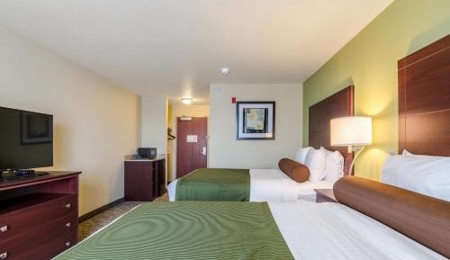 Deluxe Queen Room