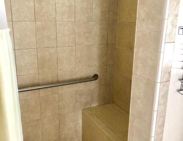 Queen Room - Disability Access