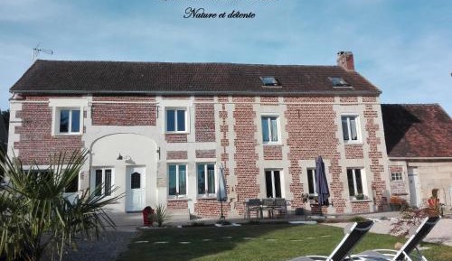 Deluxe Double Room (2 Adults + 1 Child)
