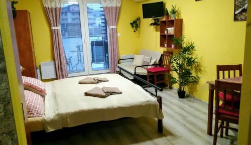 Studio Apartment