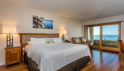 Deluxe King Room with Ocean View