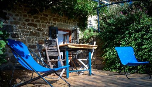 Cottage (5 Adults)