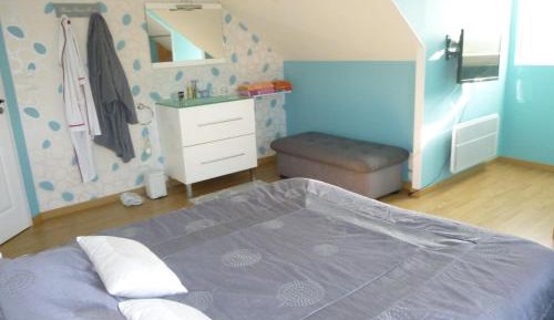 Standard Double Room with Shared Bathroom
