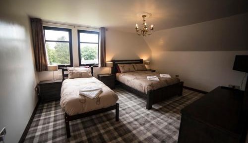 Luxury Triple Room with Jacuzzi Bath