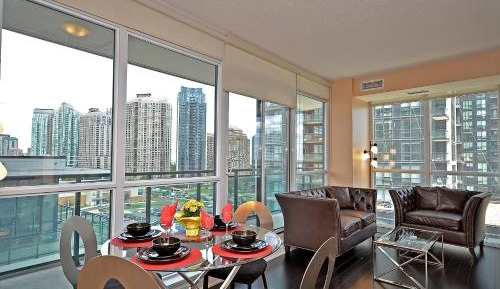 Two-Bedroom Apartment - 330 Burnhamthorpe Road West