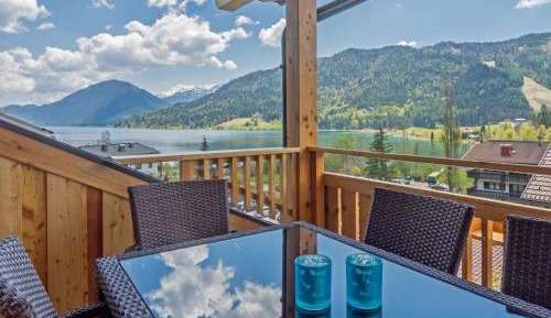 Apartment with Lake View