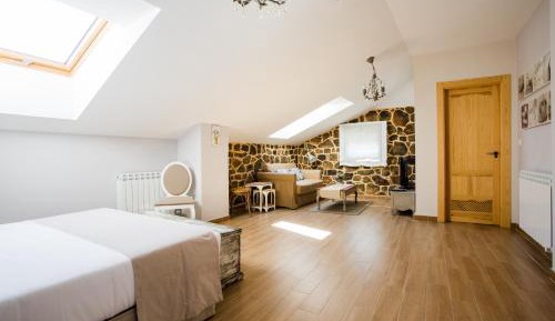 Deluxe Suite with Spa Bath