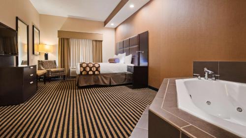 King Room with Jetted Tub
