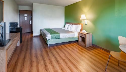 King Room - Non-Smoking